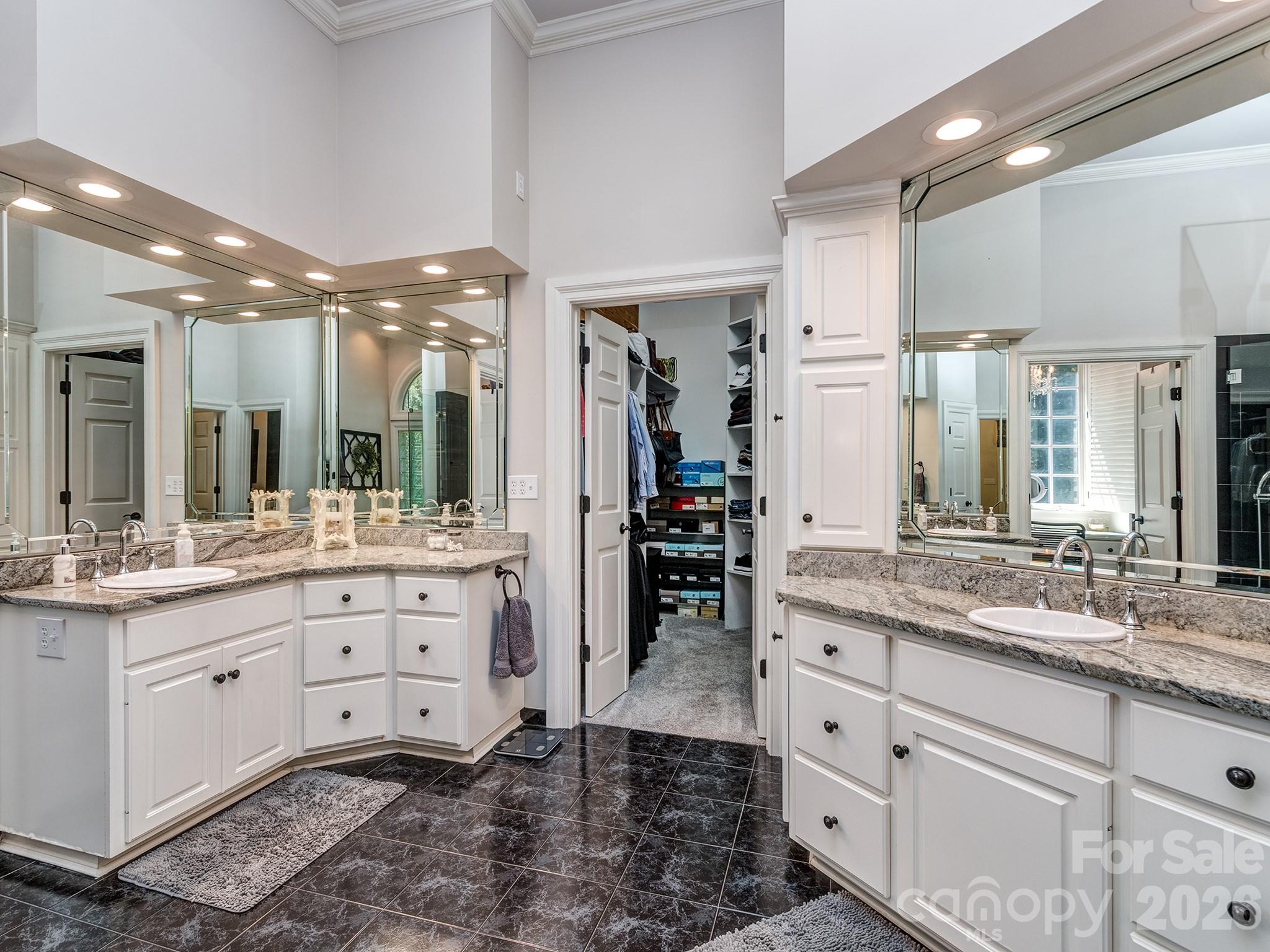 5904 Cabell View Court — Charlotte