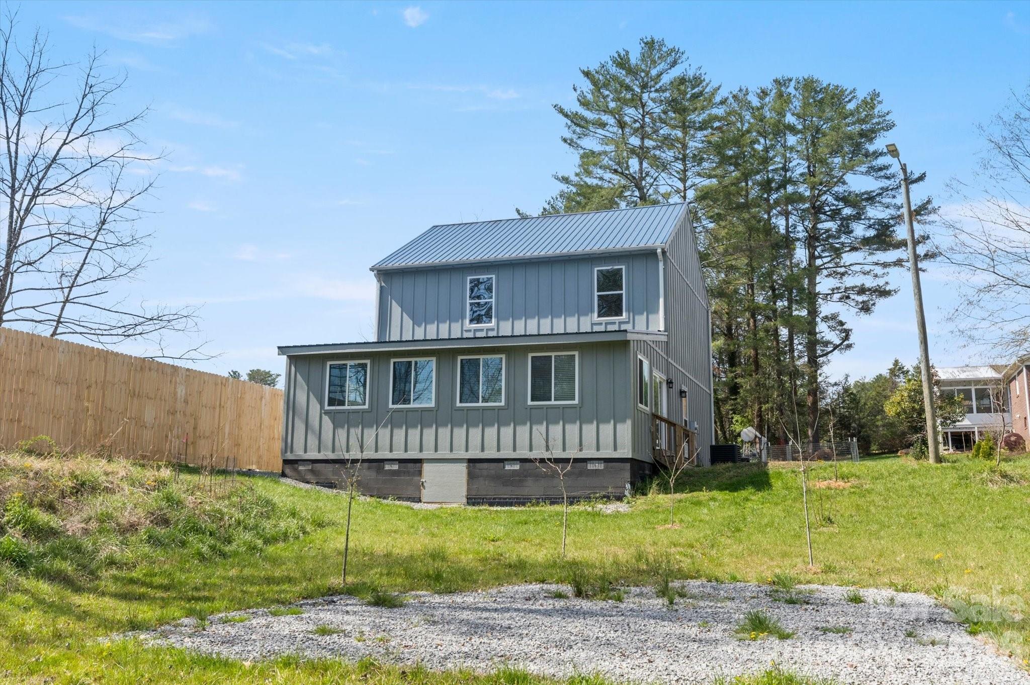 84 Poplar Street — Brevard