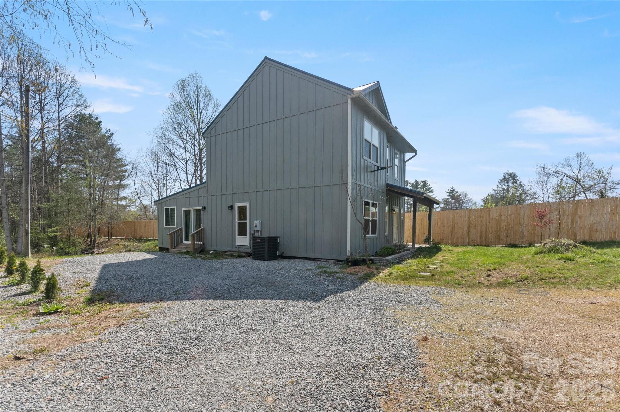 84 Poplar Street — Brevard