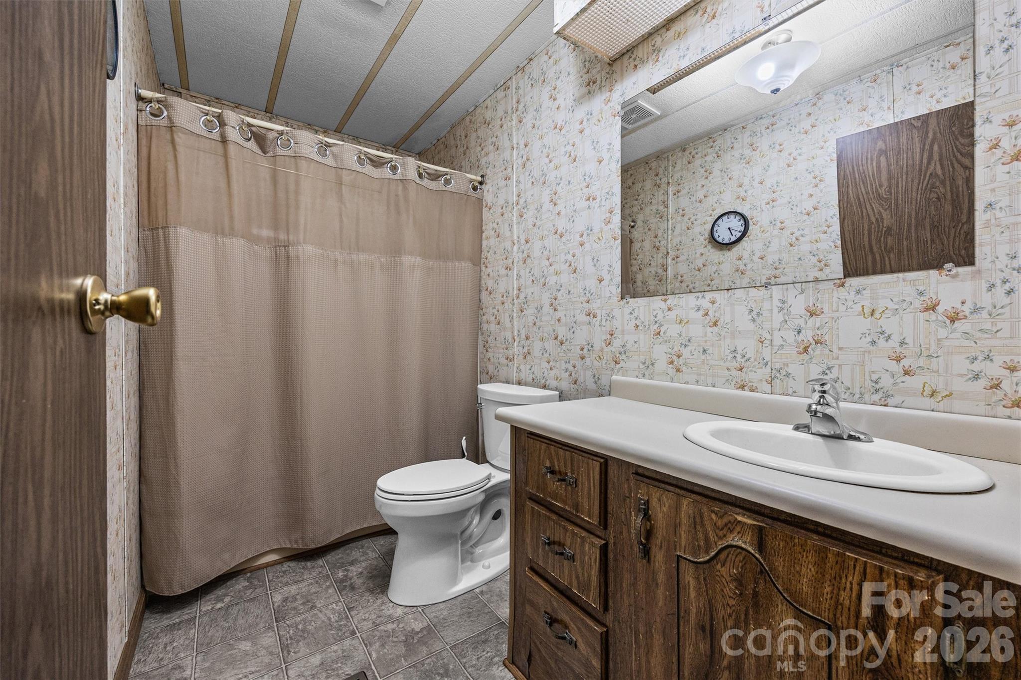 2071 Chameleon Road #156 — York