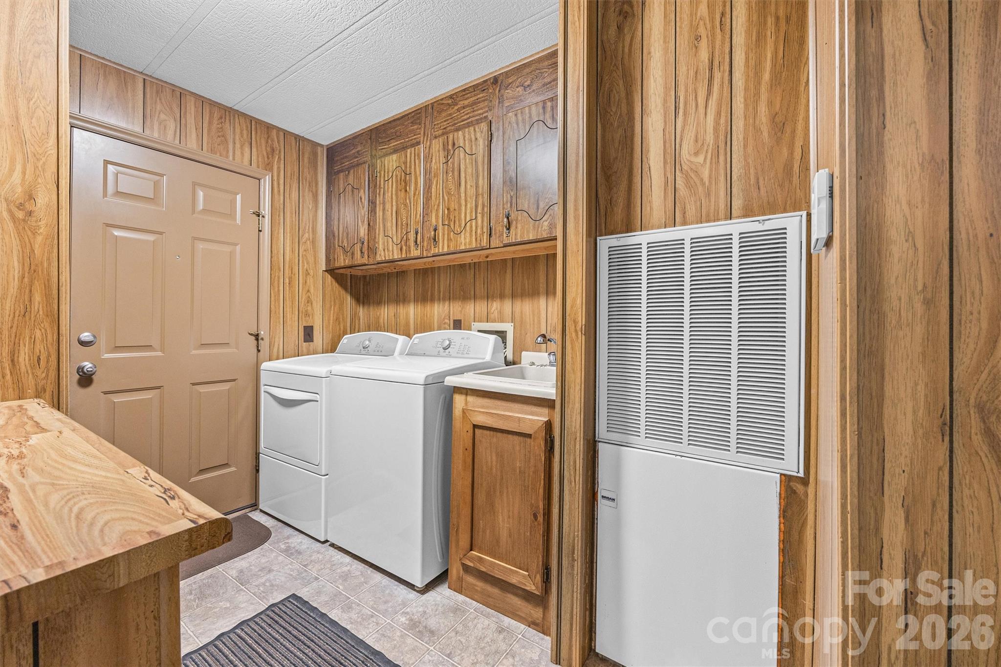 2071 Chameleon Road #156 — York