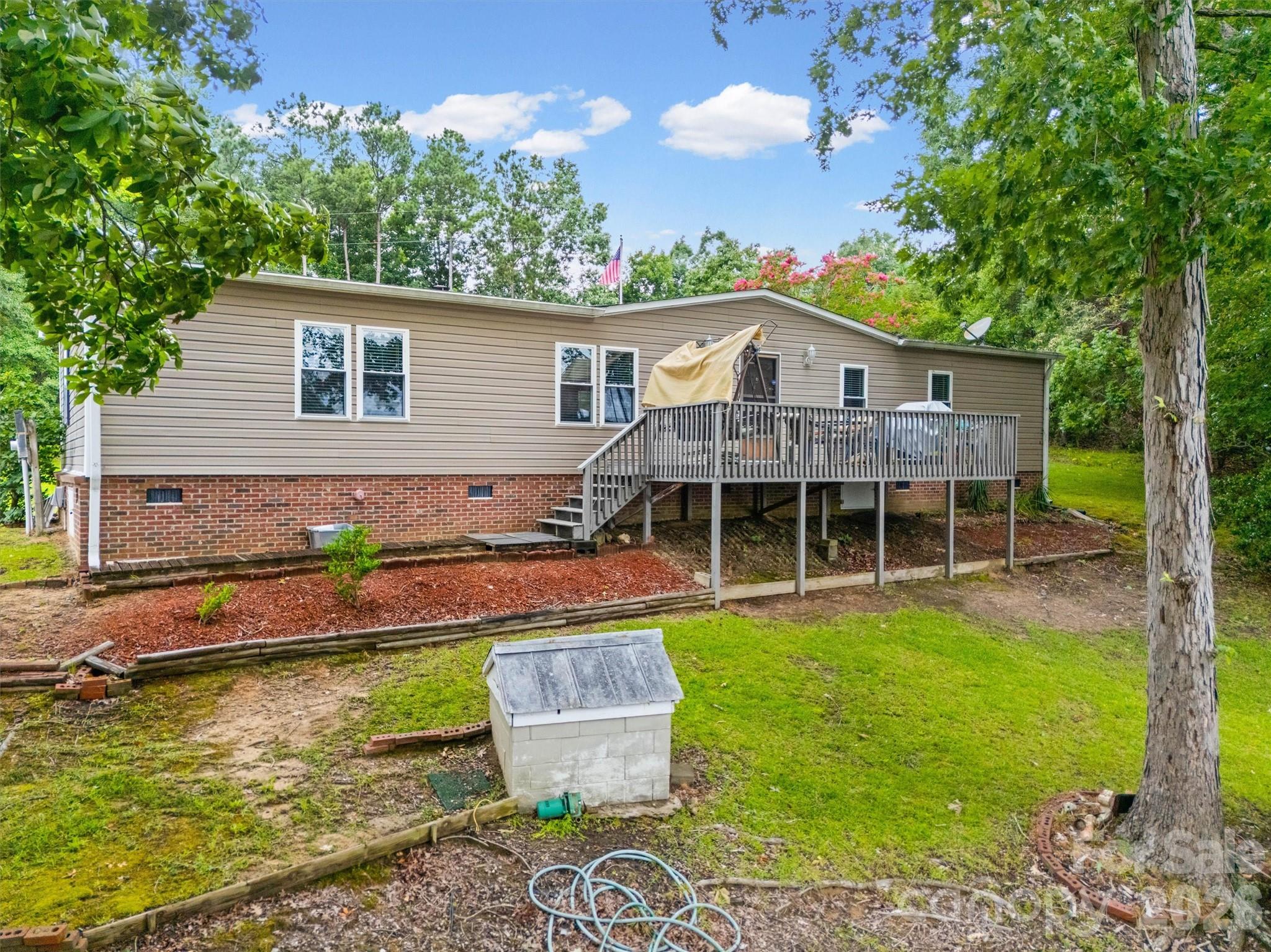 2071 Chameleon Road #156 — York