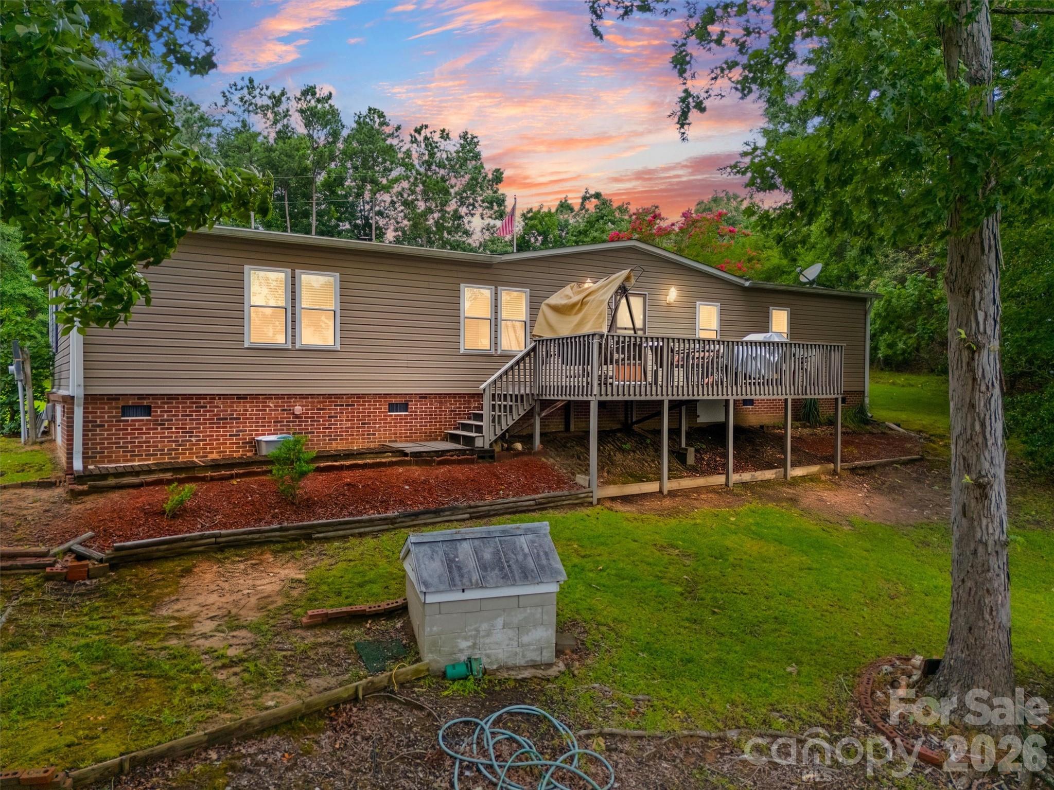 2071 Chameleon Road #156 — York