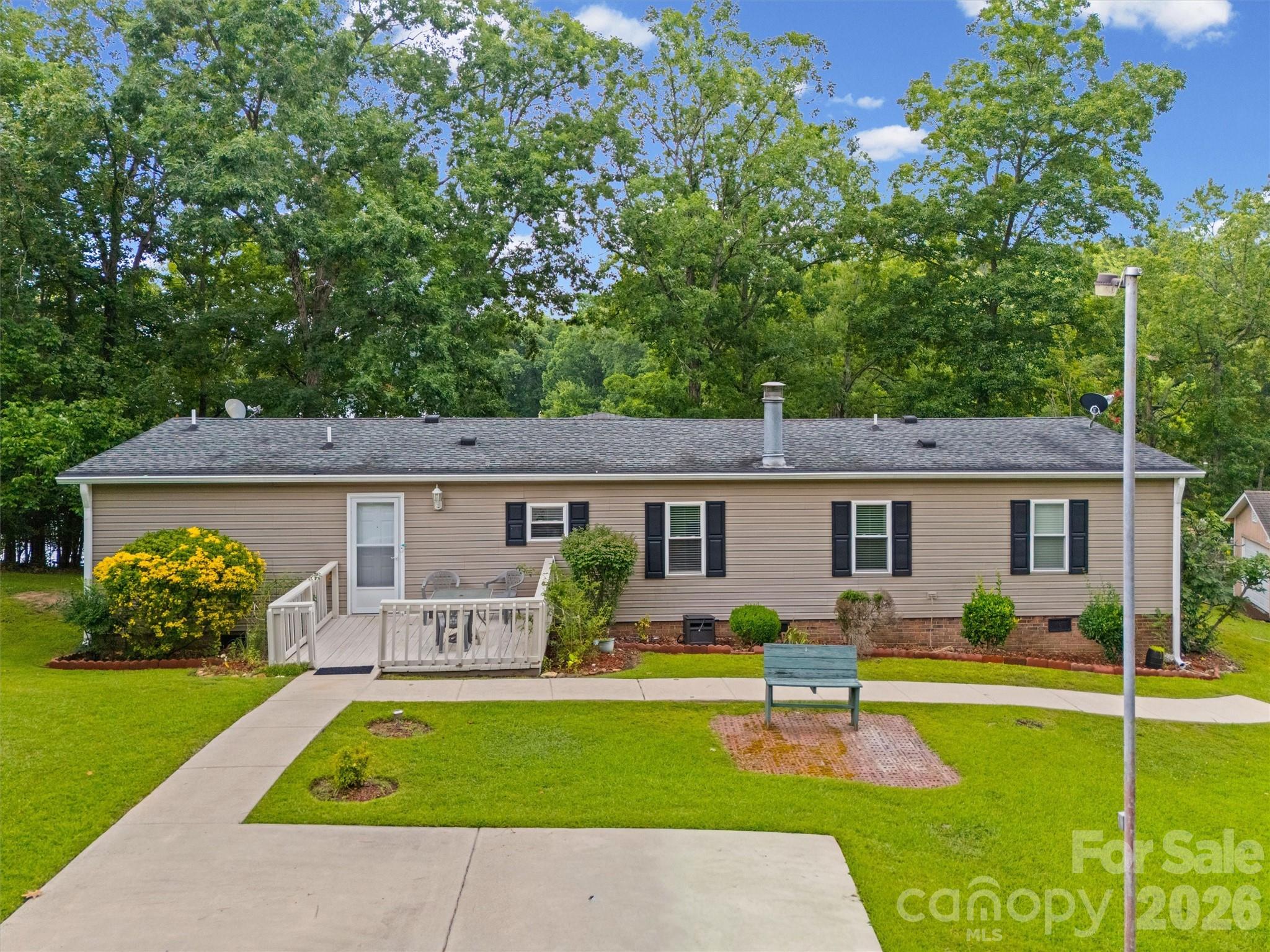 2071 Chameleon Road #156 — York