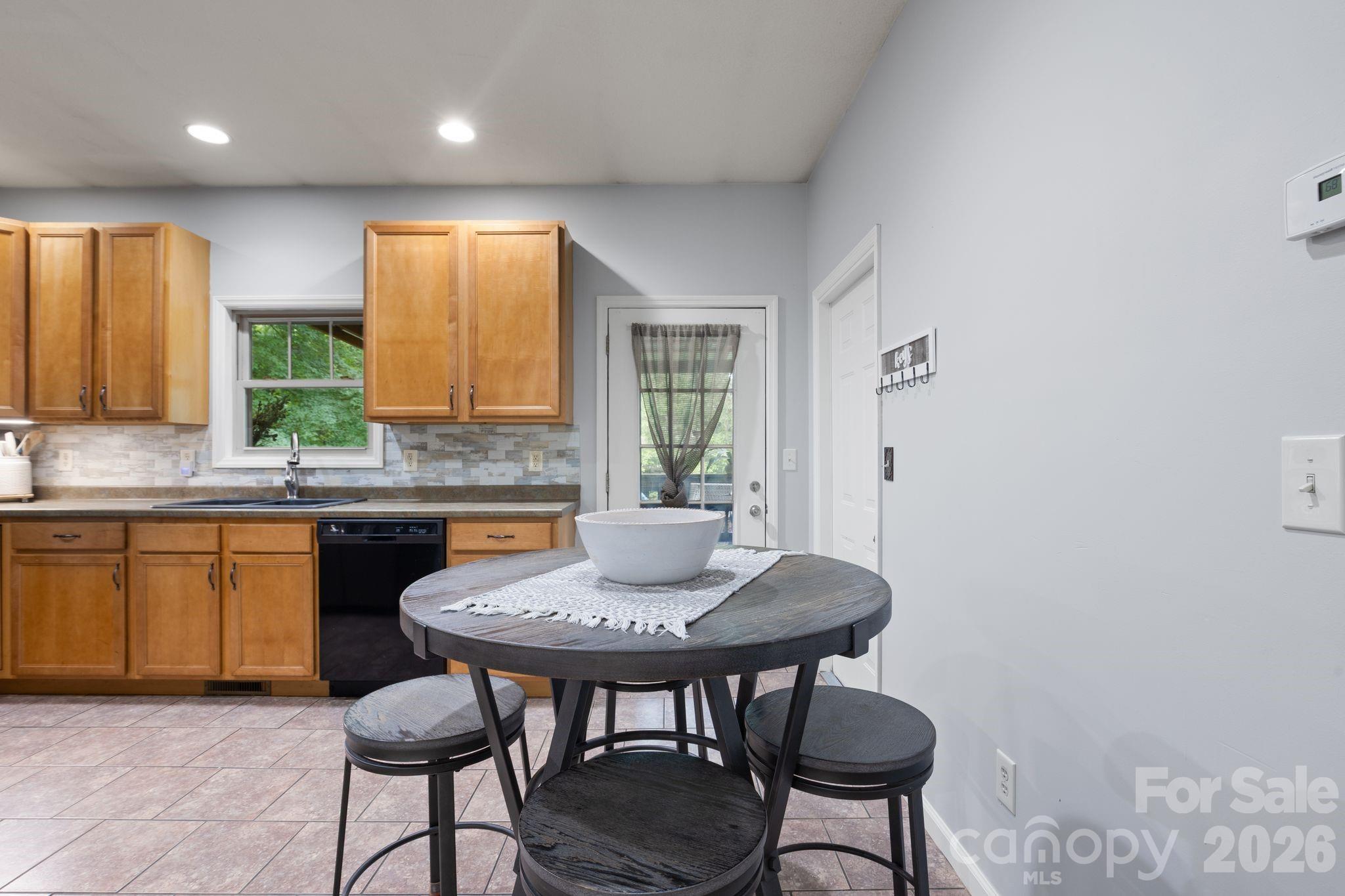 34 Grandview Court — Asheville