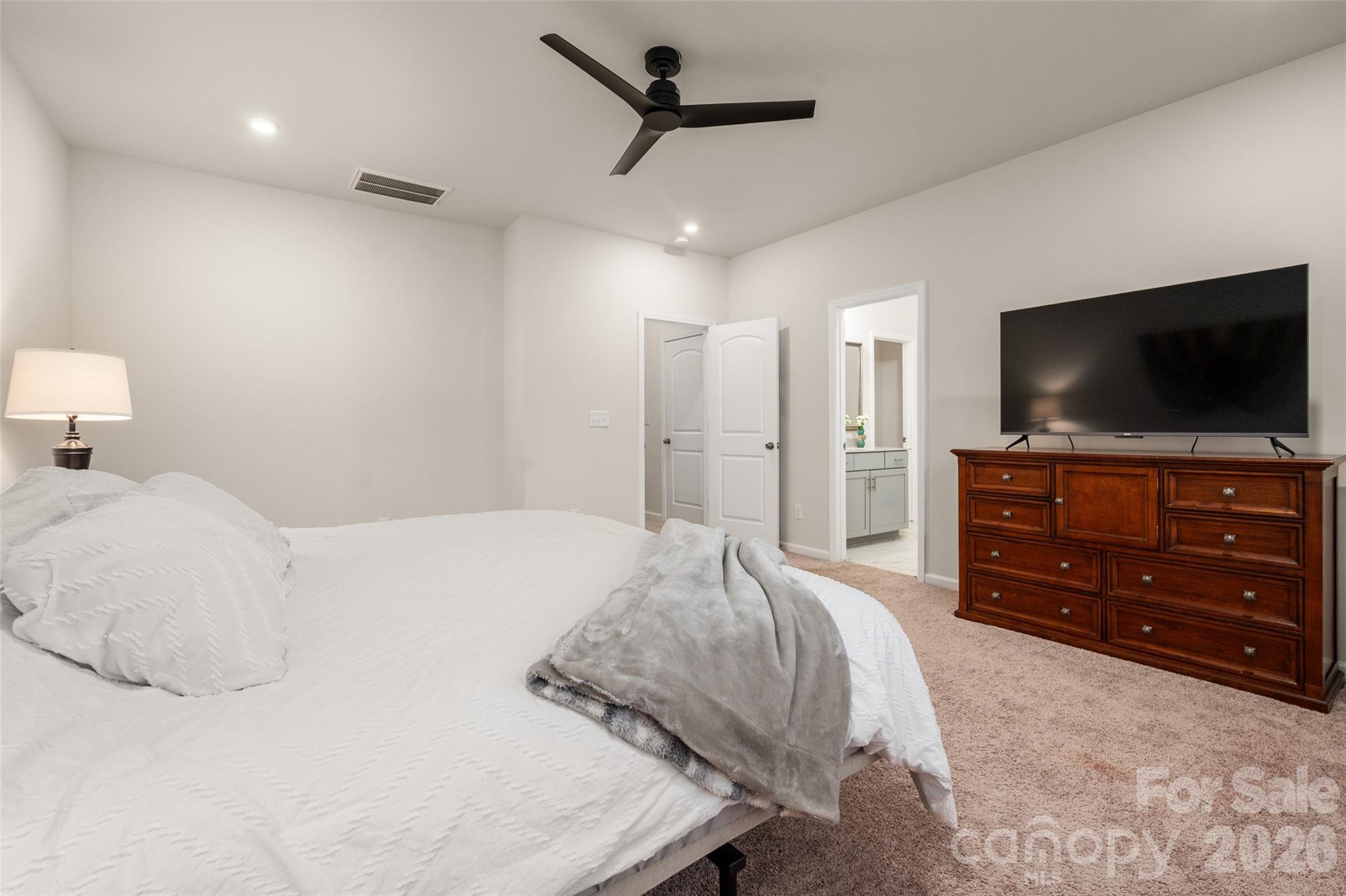 8133 Whitegrove Road — Charlotte
