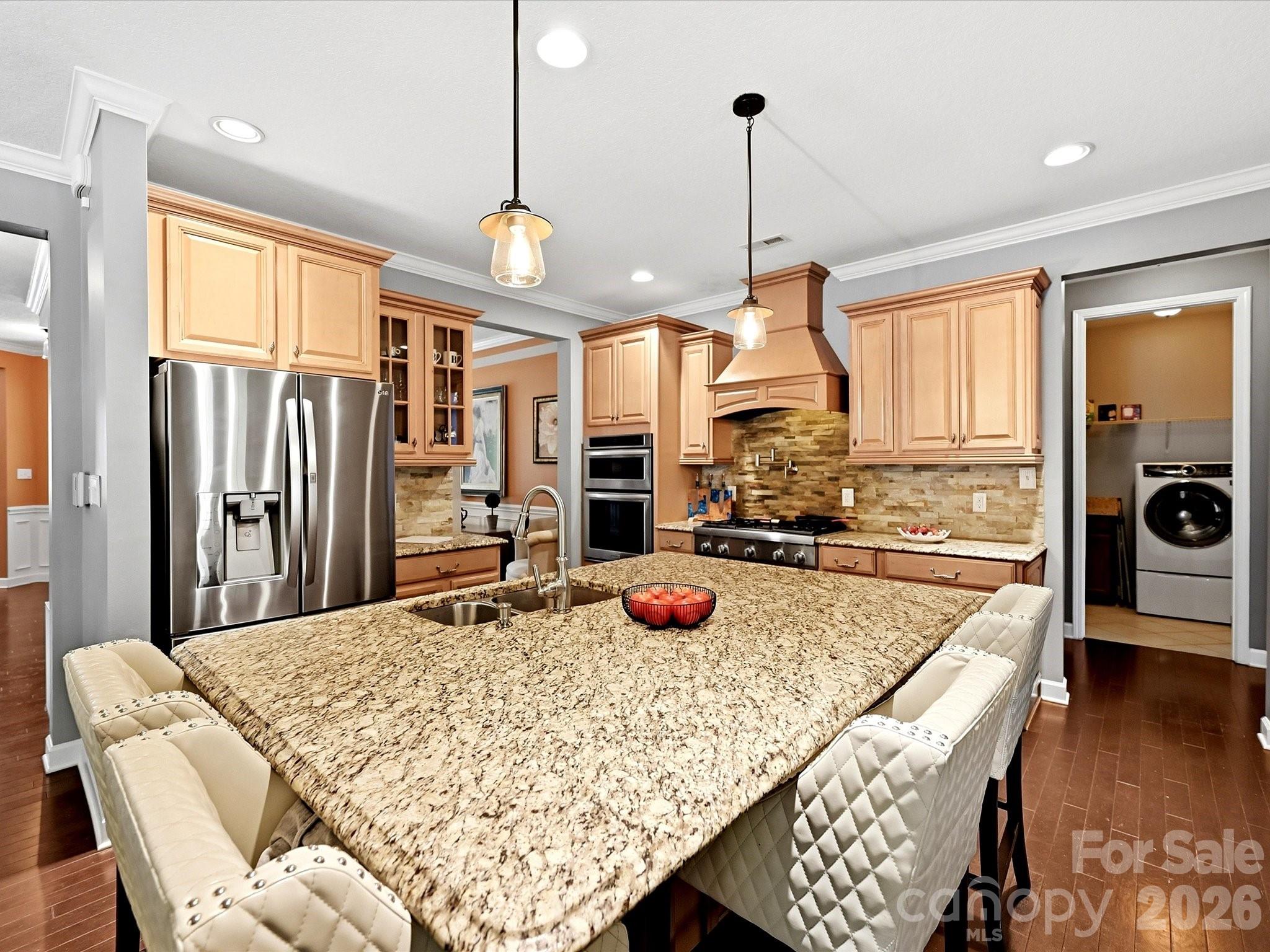 12902 Blakemore Avenue — Huntersville