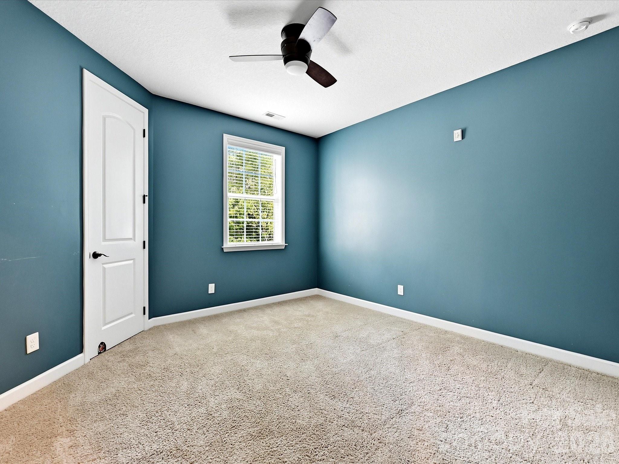 12902 Blakemore Avenue — Huntersville