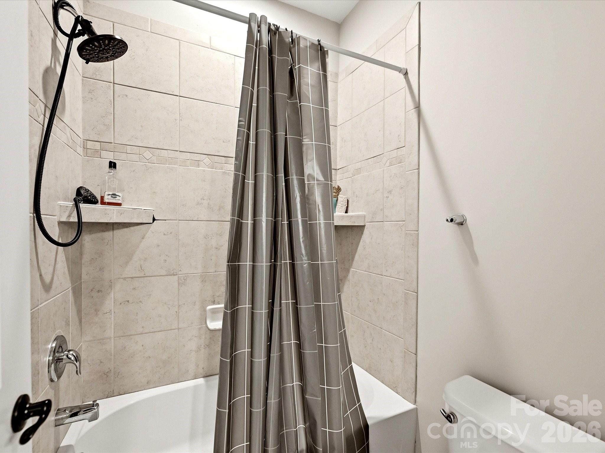 12902 Blakemore Avenue — Huntersville