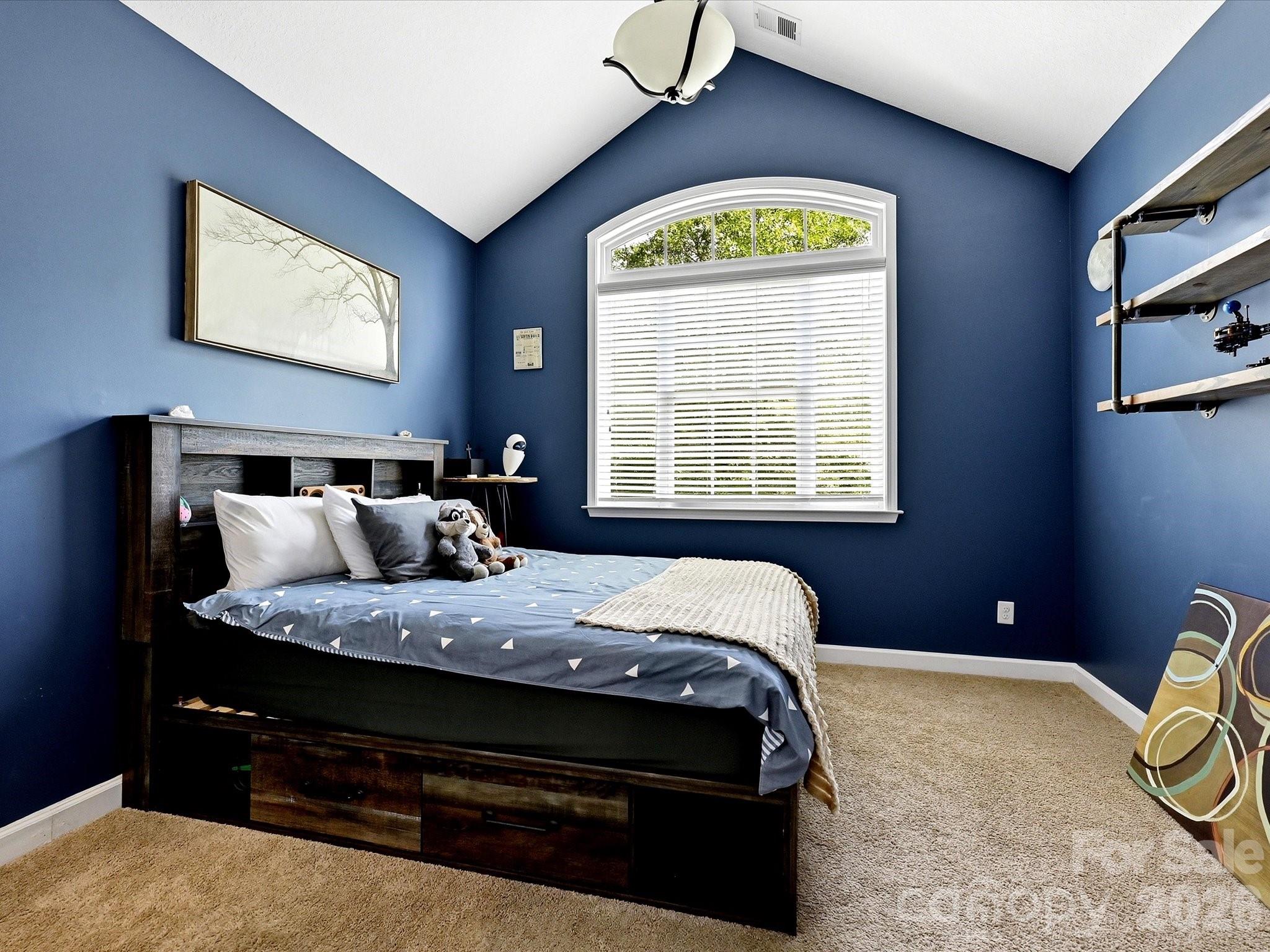 12902 Blakemore Avenue — Huntersville