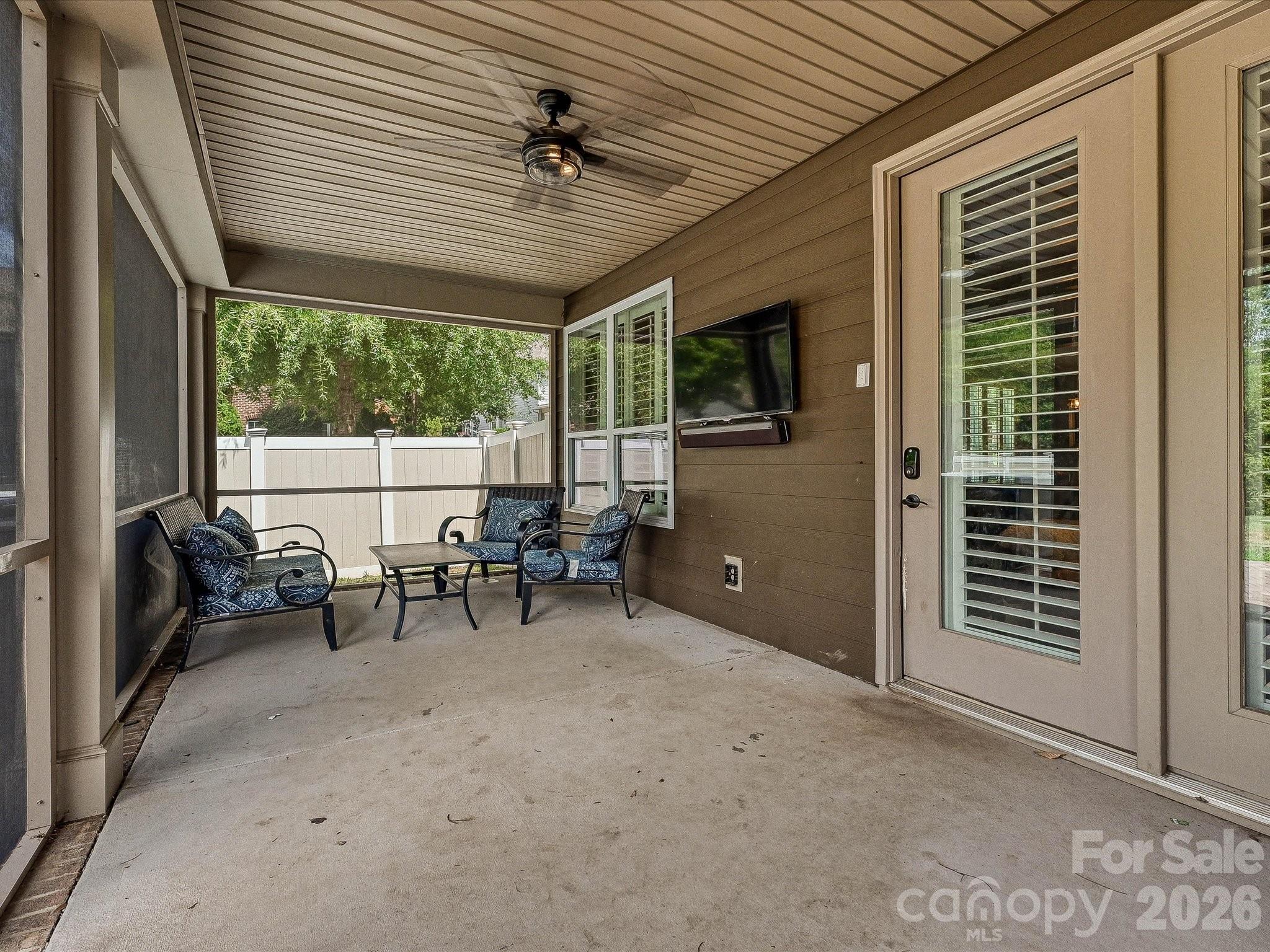 12902 Blakemore Avenue — Huntersville