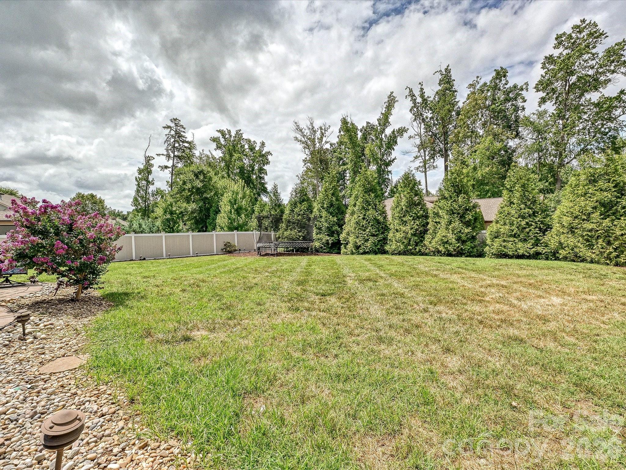 12902 Blakemore Avenue — Huntersville