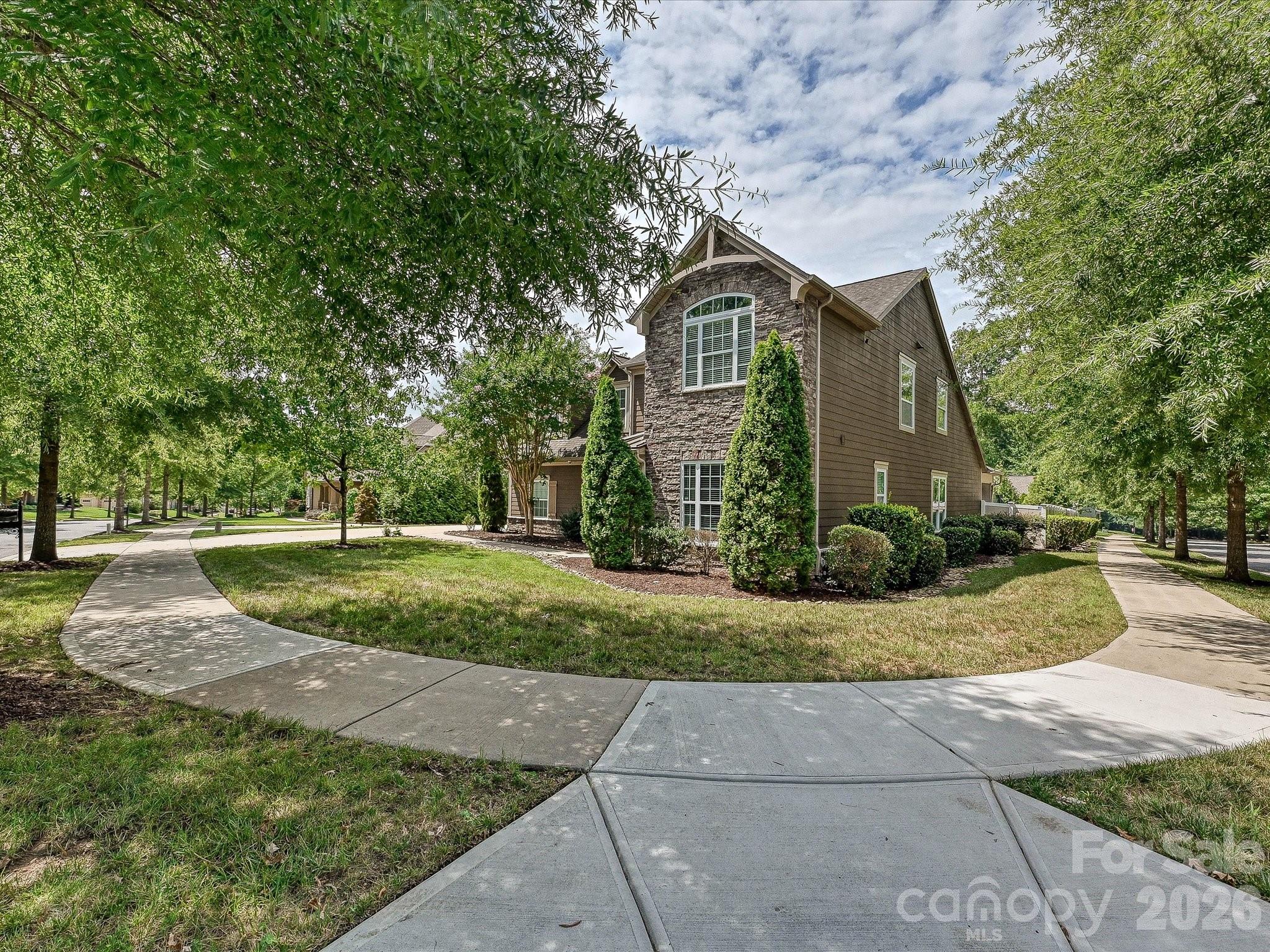 12902 Blakemore Avenue — Huntersville