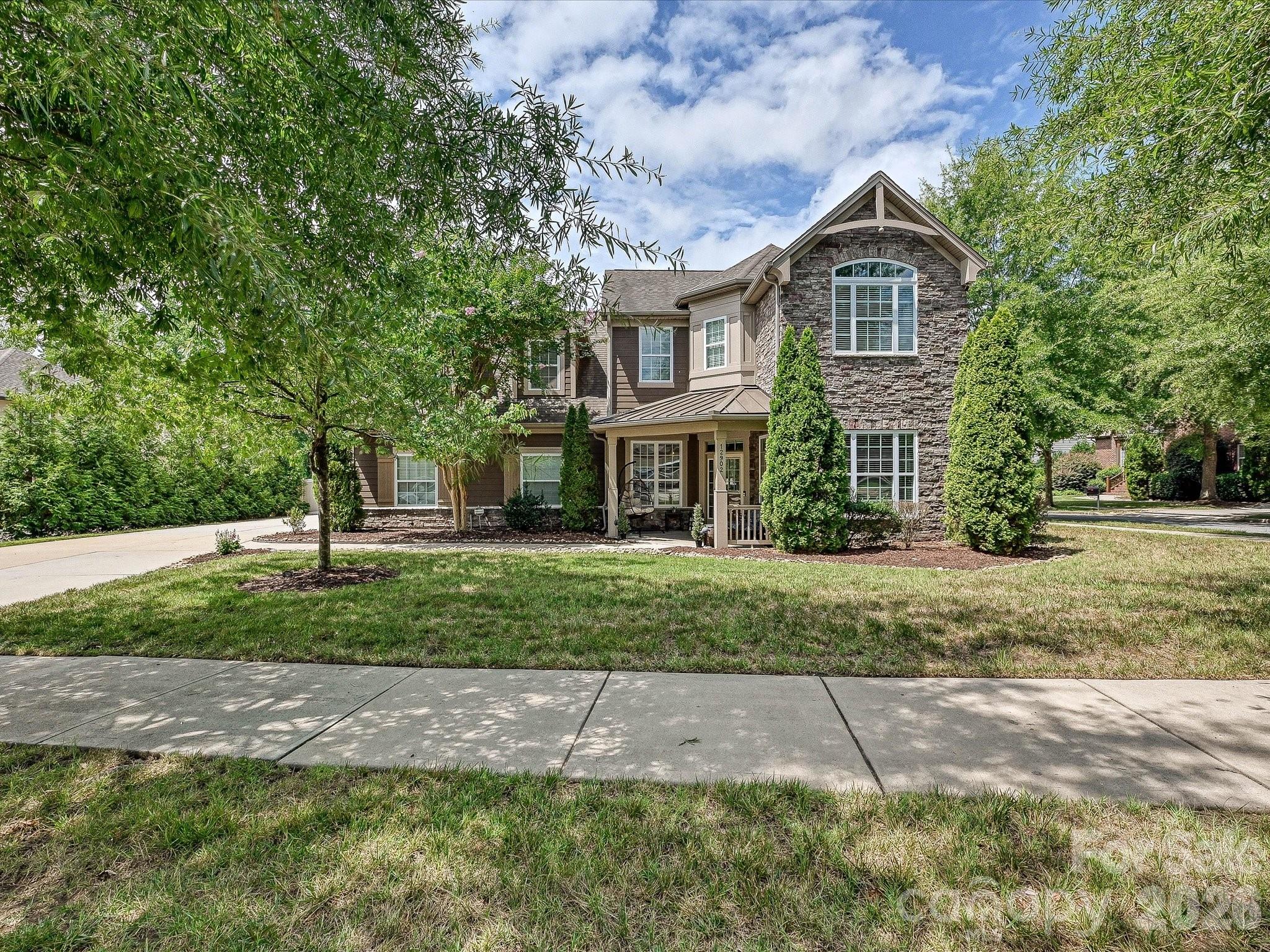 12902 Blakemore Avenue — Huntersville