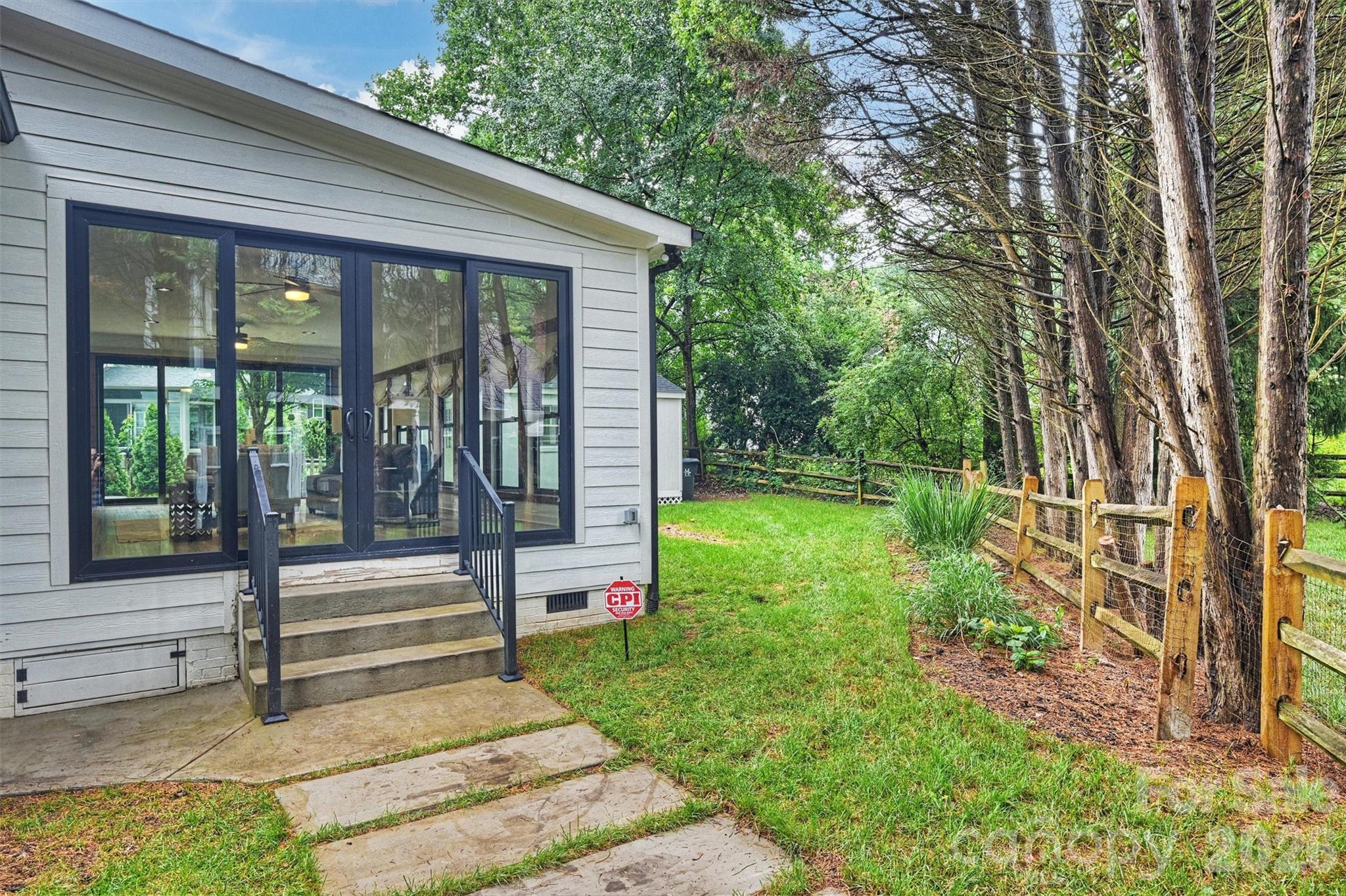 12328 Sparkling Way — Huntersville