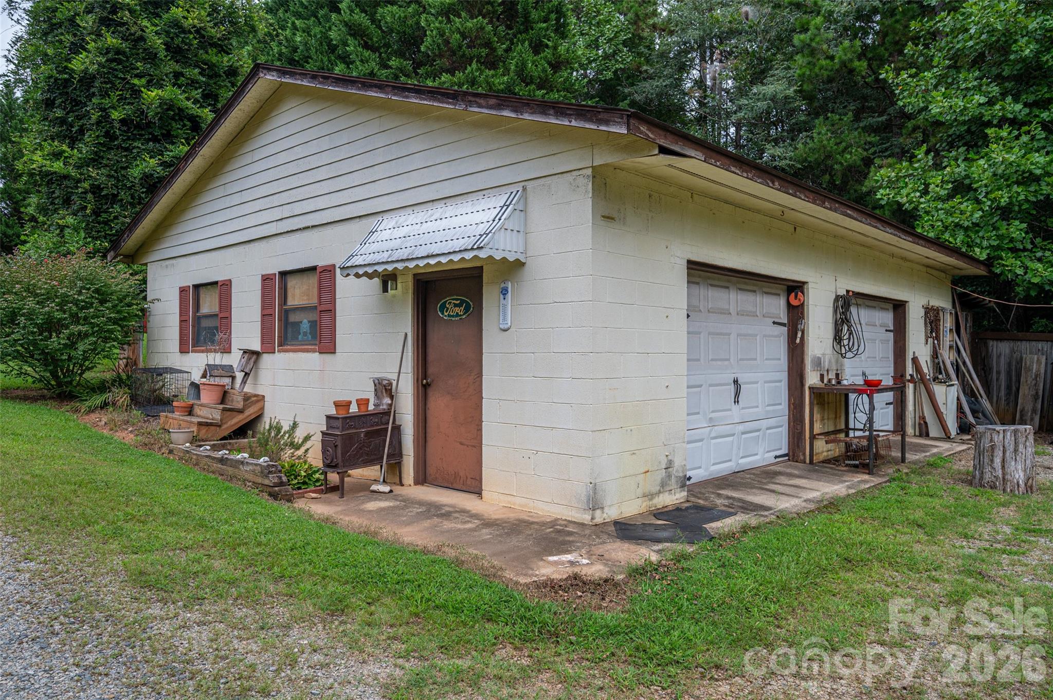 3323 Sadler Road — Alexis