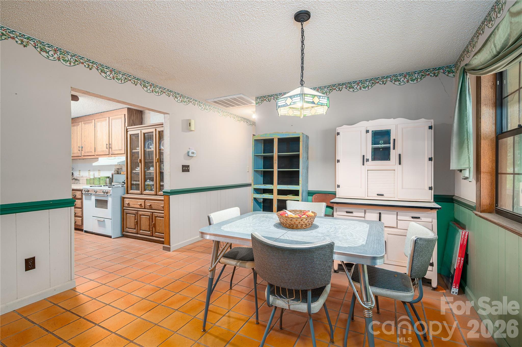 3323 Sadler Road — Alexis