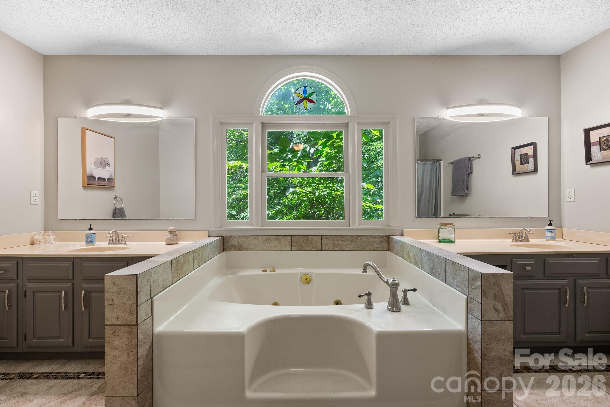 15 Forest Ridge Lane — Weaverville