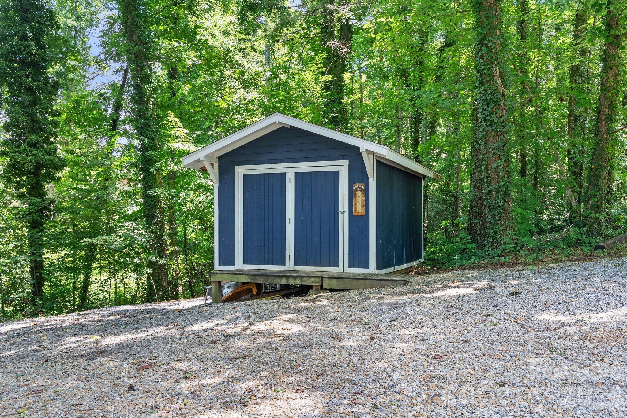 15 Forest Ridge Lane — Weaverville