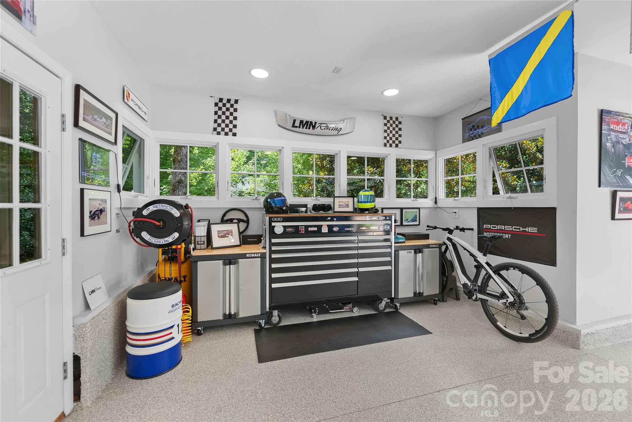 38 Cheshire Drive — Black Mountain