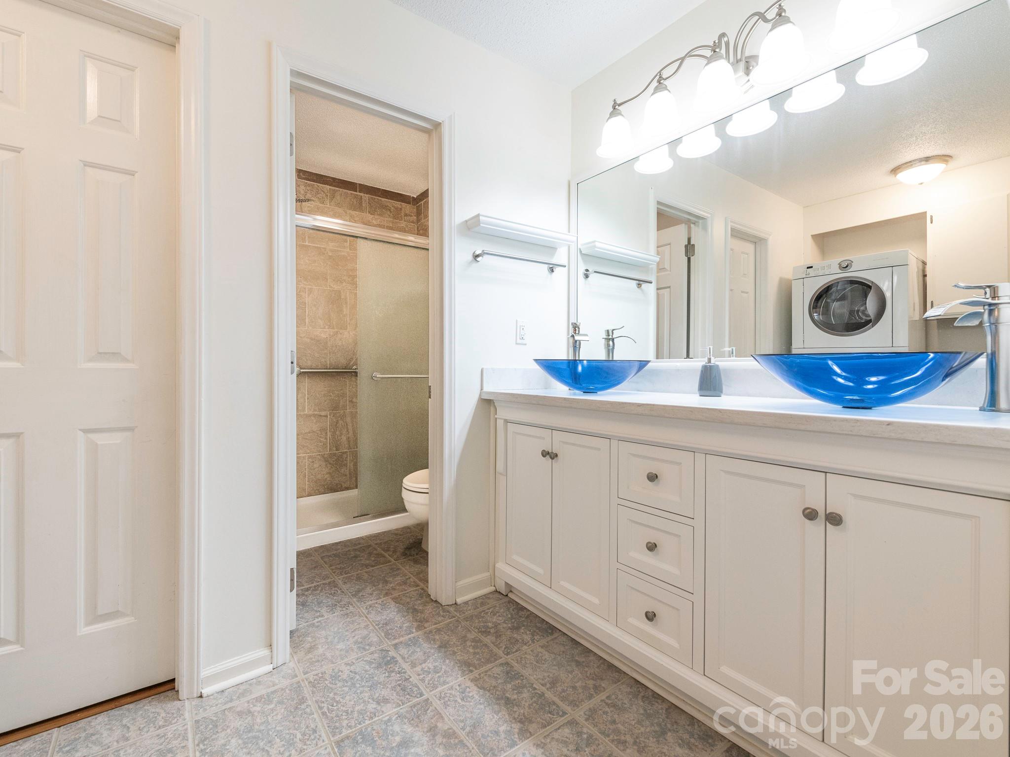 1005 Kenilworth Court NW — Concord