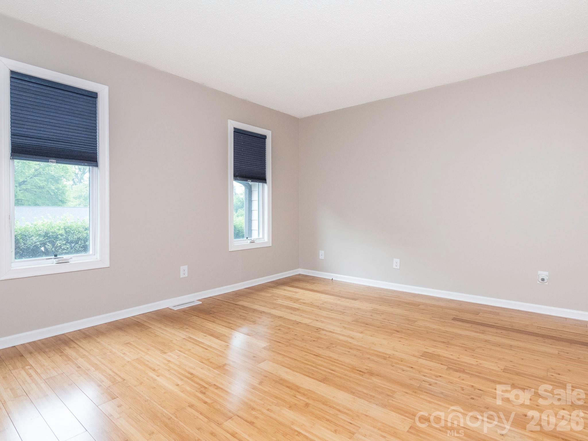 1005 Kenilworth Court NW — Concord