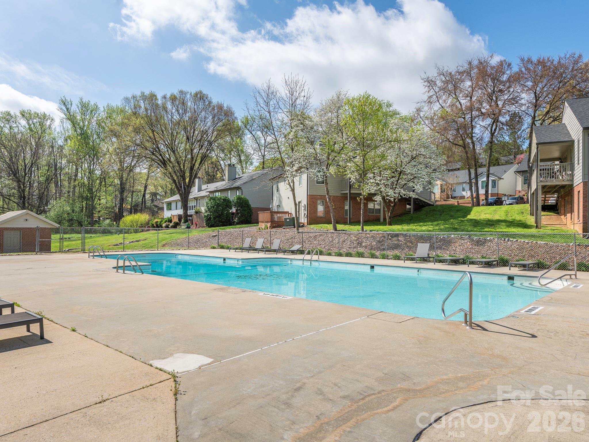1005 Kenilworth Court NW — Concord