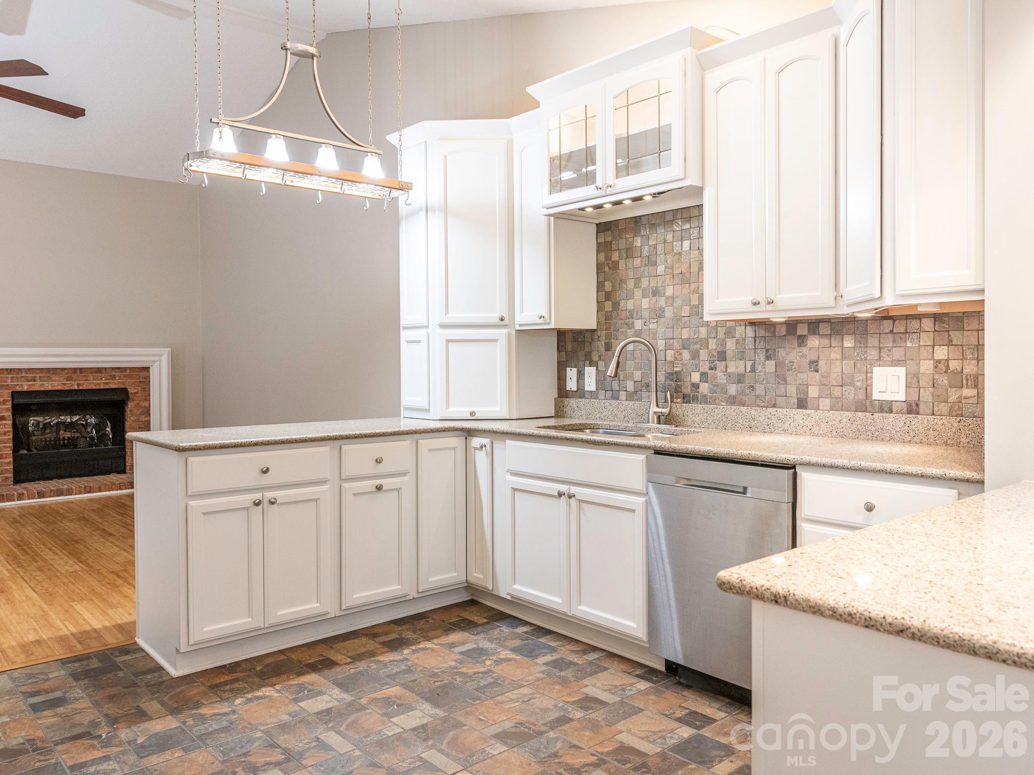 1005 Kenilworth Court NW — Concord