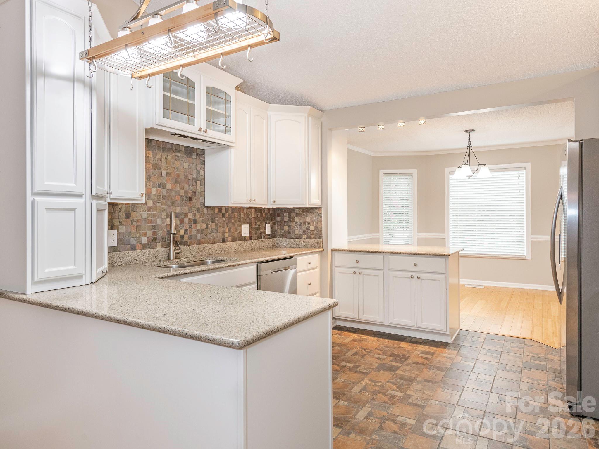 1005 Kenilworth Court NW — Concord