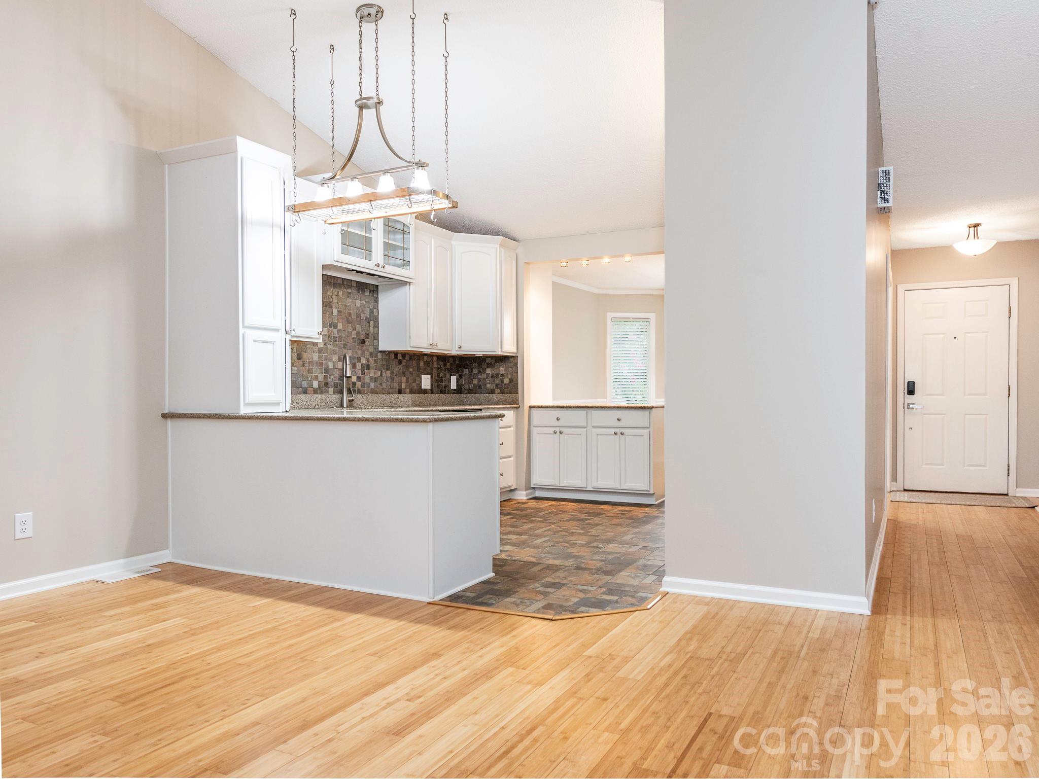 1005 Kenilworth Court NW — Concord
