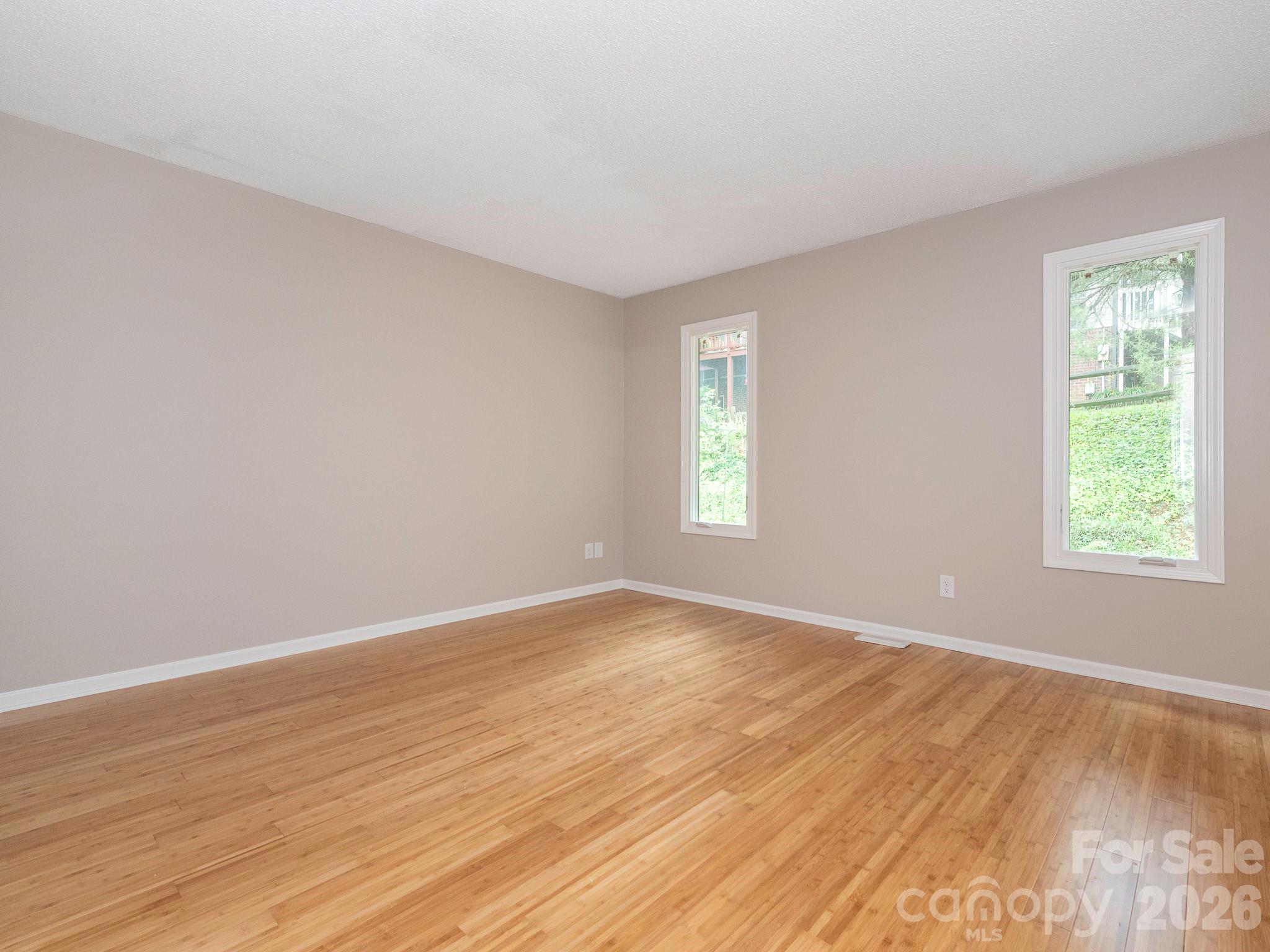 1005 Kenilworth Court NW — Concord
