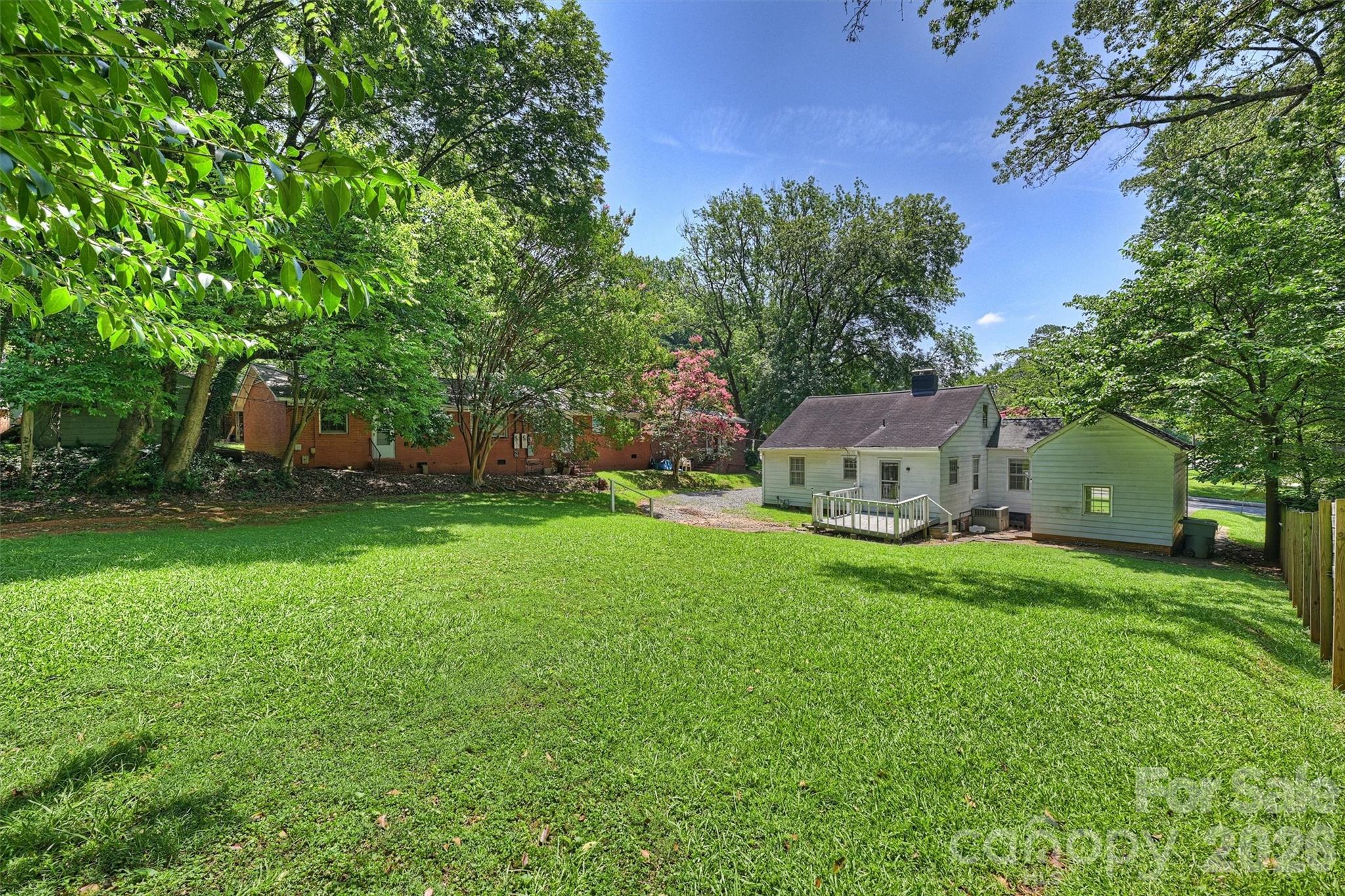 1211 Woodland Drive — Charlotte