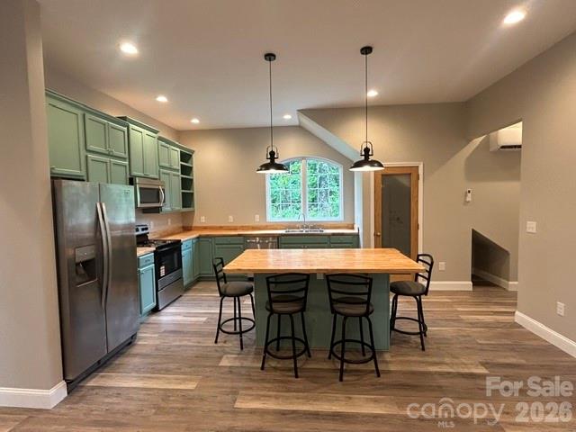 122 John Warren Drive — Forest City
