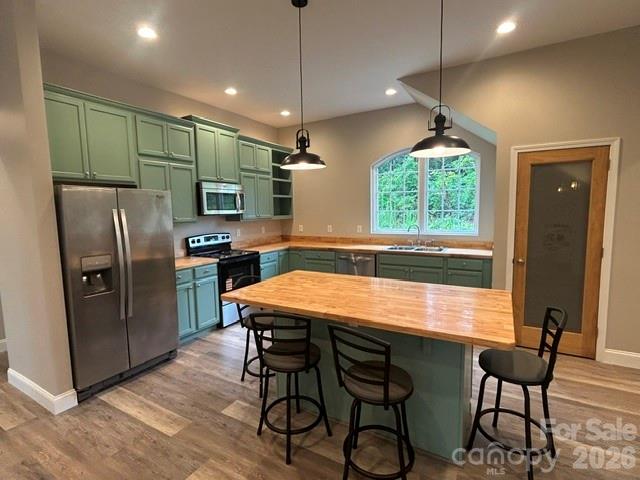 122 John Warren Drive — Forest City