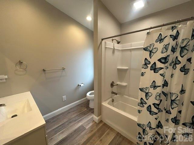 122 John Warren Drive — Forest City