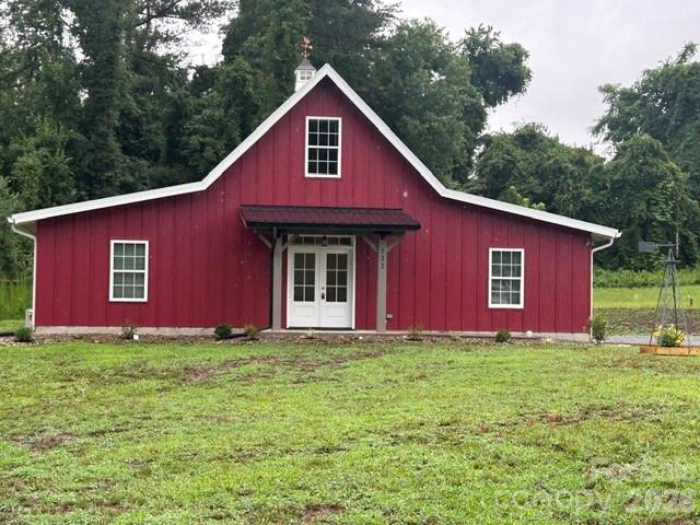 122 John Warren Drive — Forest City