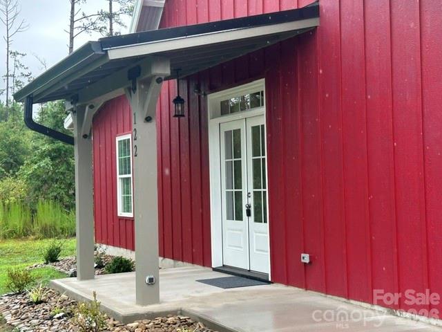 122 John Warren Drive — Forest City
