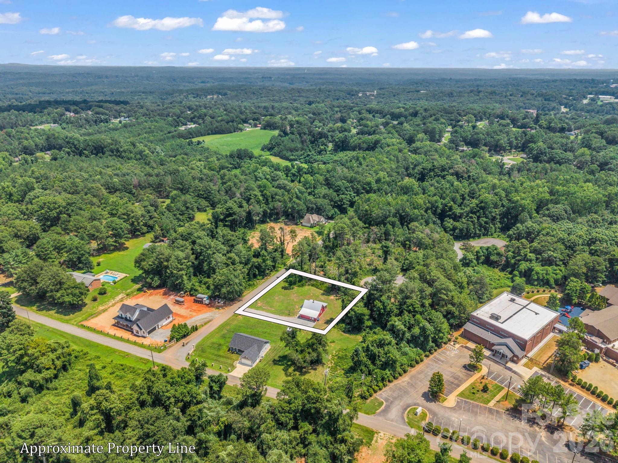 122 John Warren Drive — Forest City