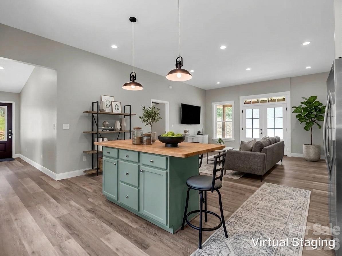 122 John Warren Drive — Forest City