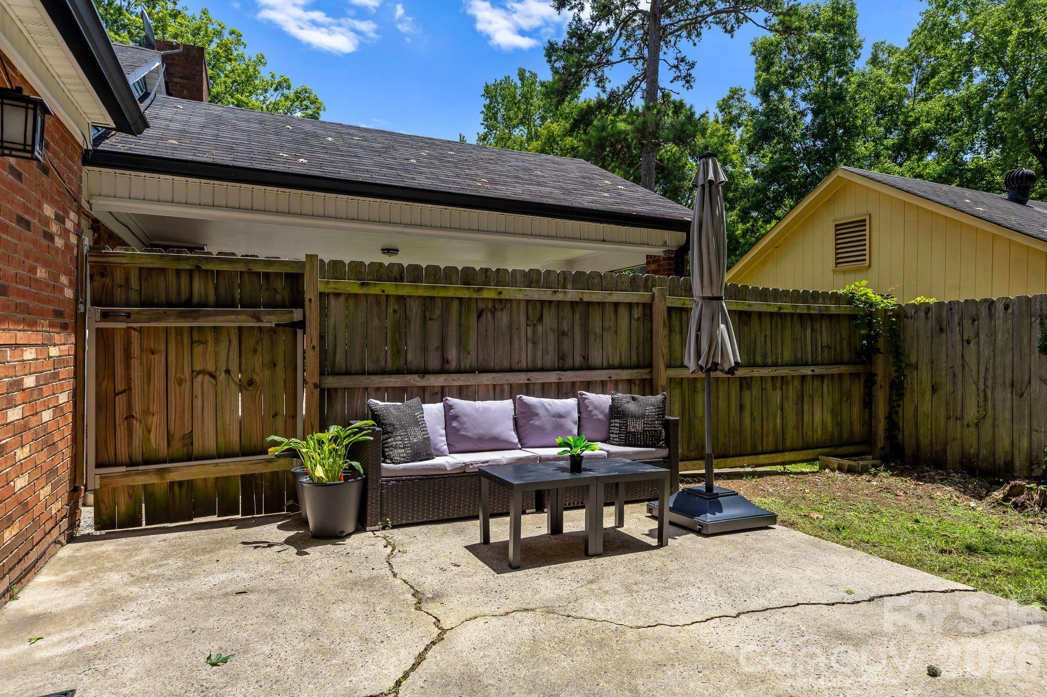 6435 Bridlewood Lane — Charlotte