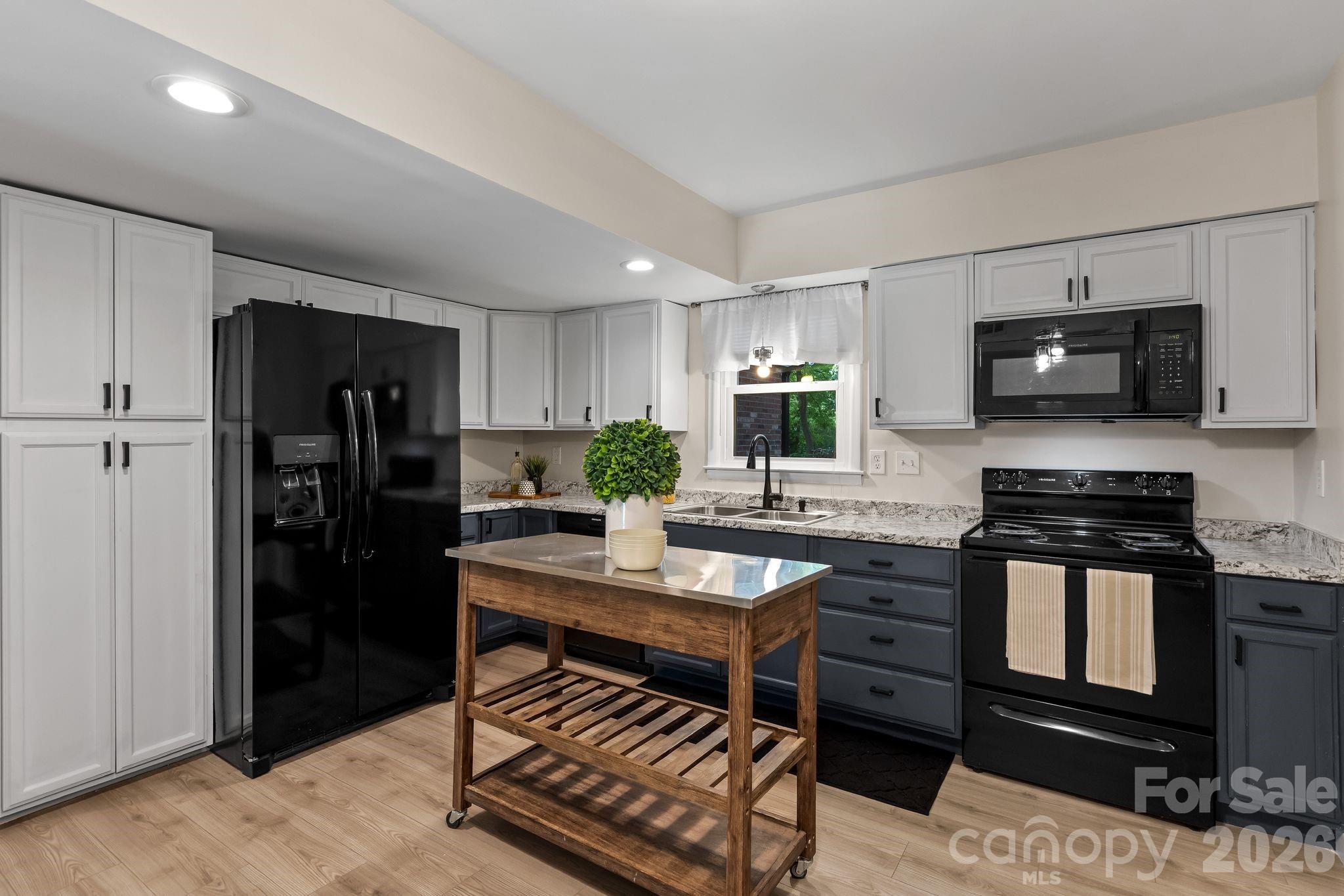 6435 Bridlewood Lane — Charlotte