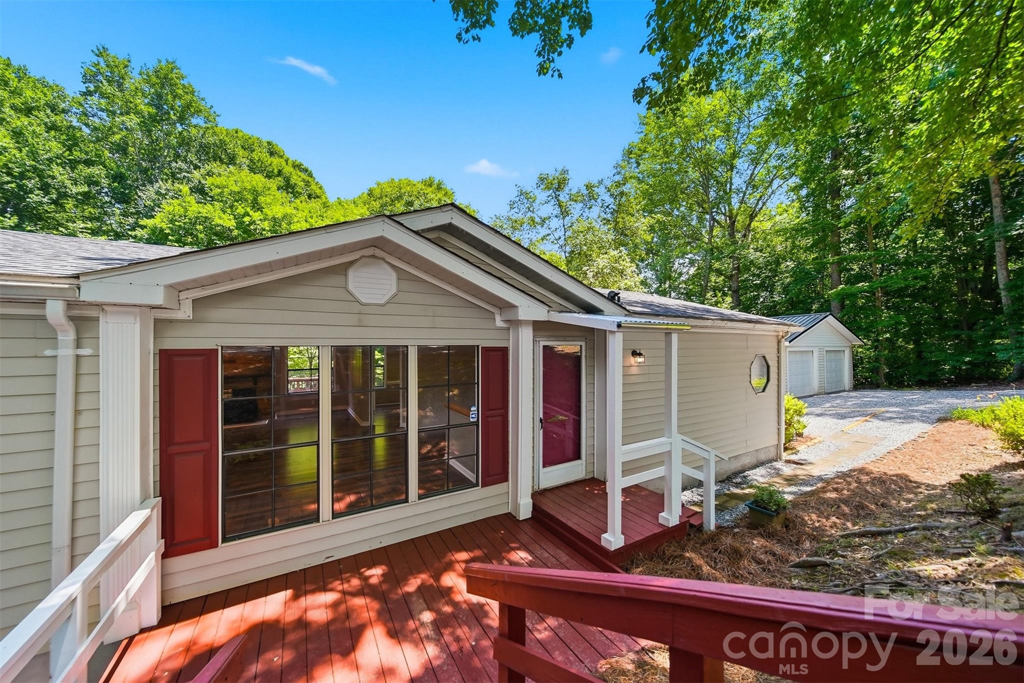 4944 Largo Court — Conover