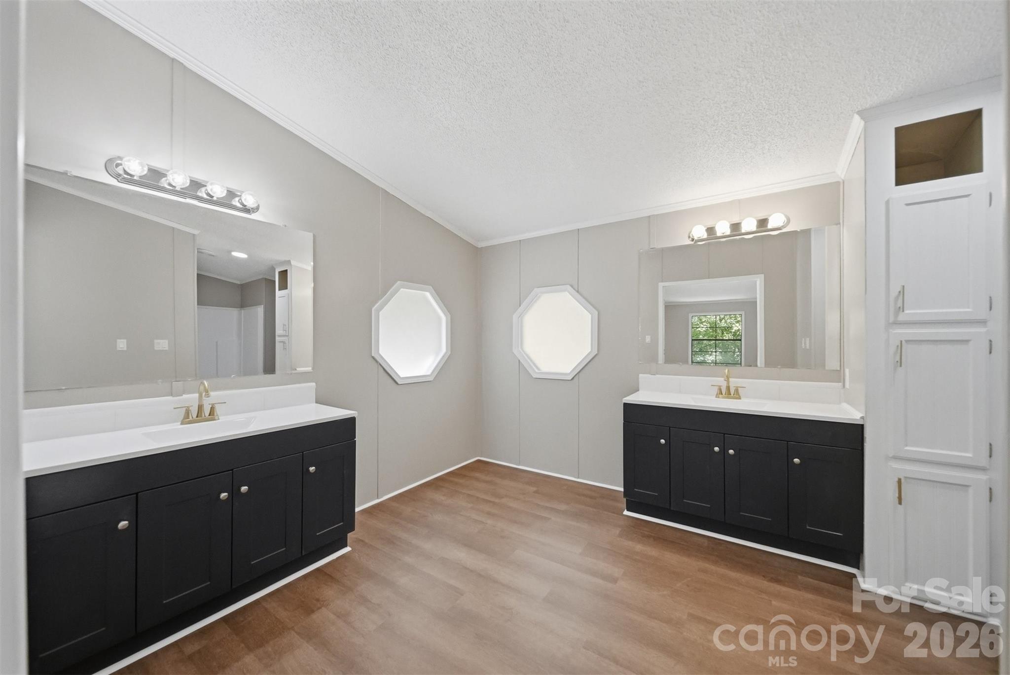 4944 Largo Court — Conover