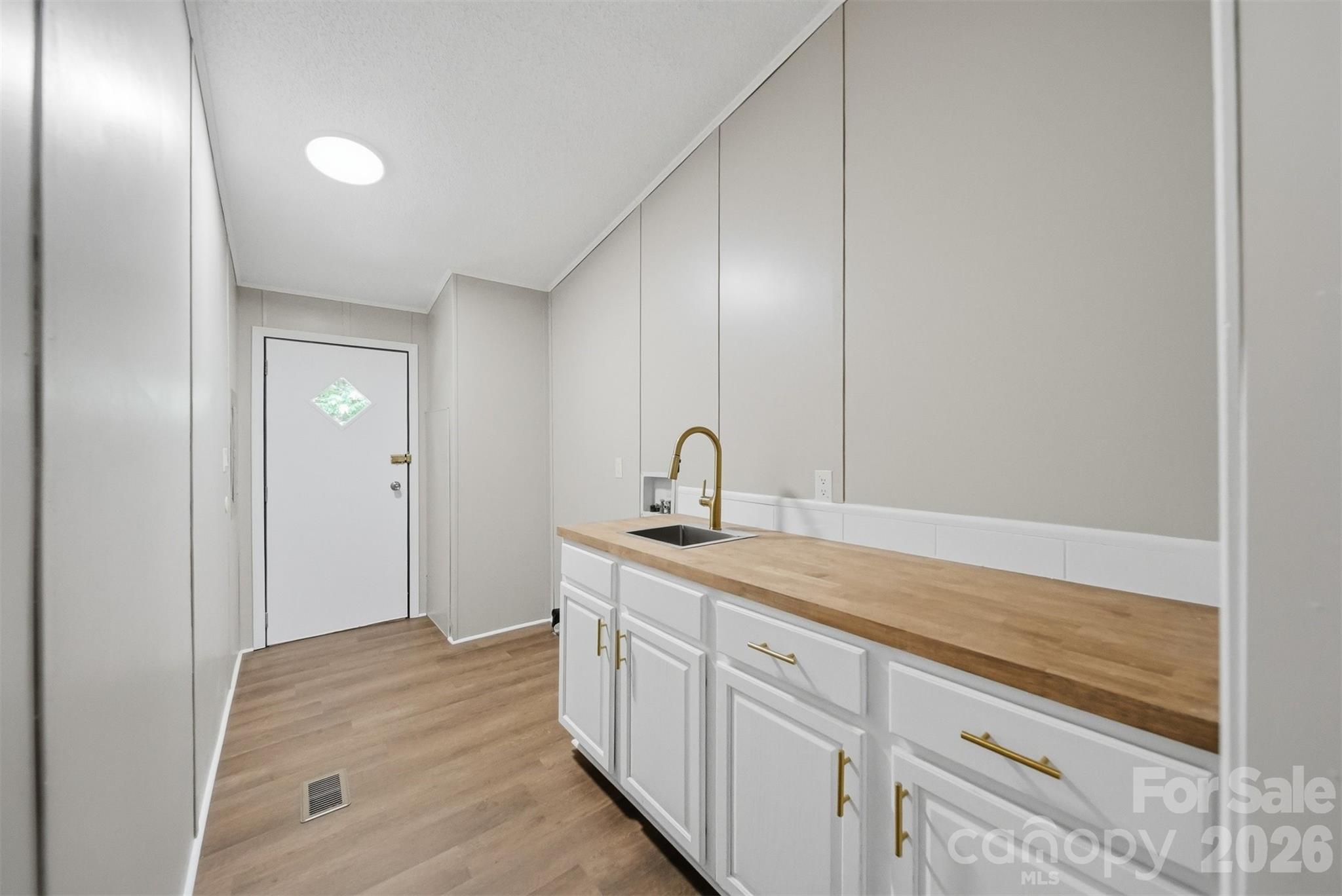 4944 Largo Court — Conover