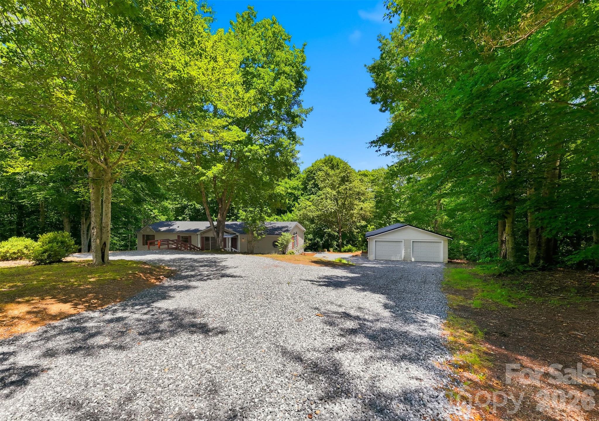 4944 Largo Court — Conover