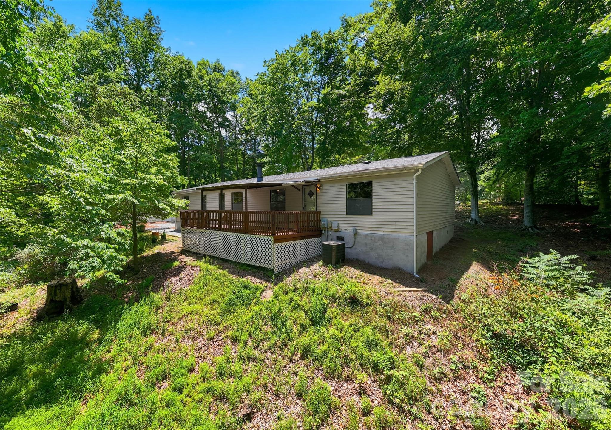 4944 Largo Court — Conover