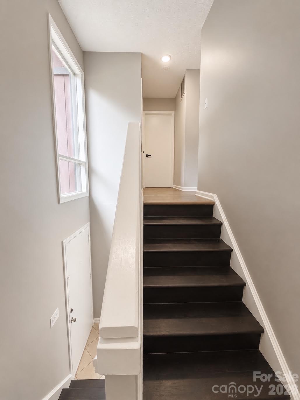 6101 honeysuckle Lane — Charlotte