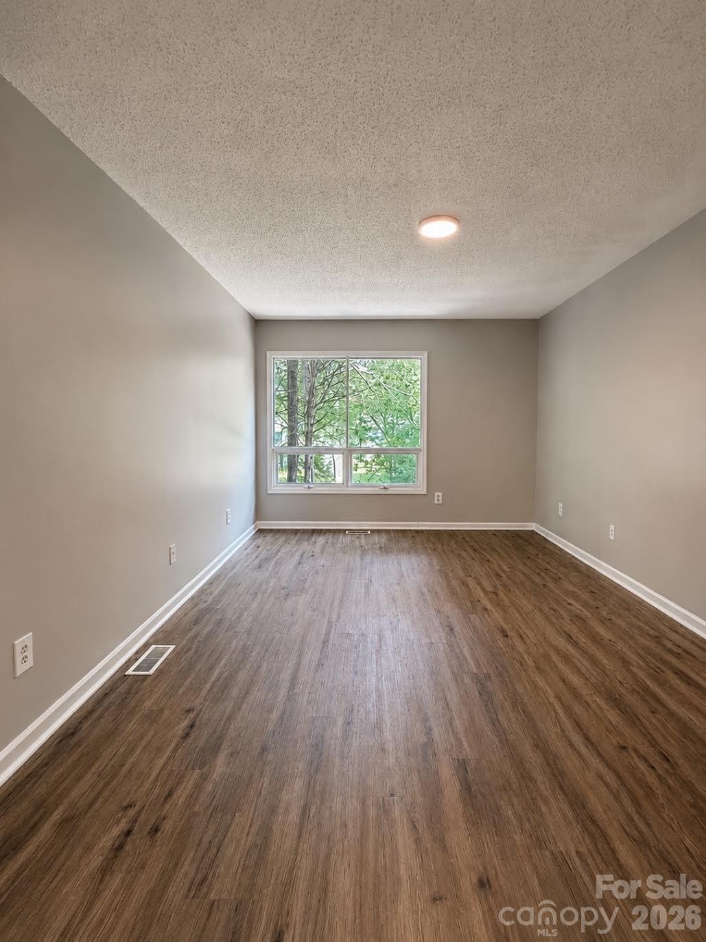 6101 honeysuckle Lane — Charlotte