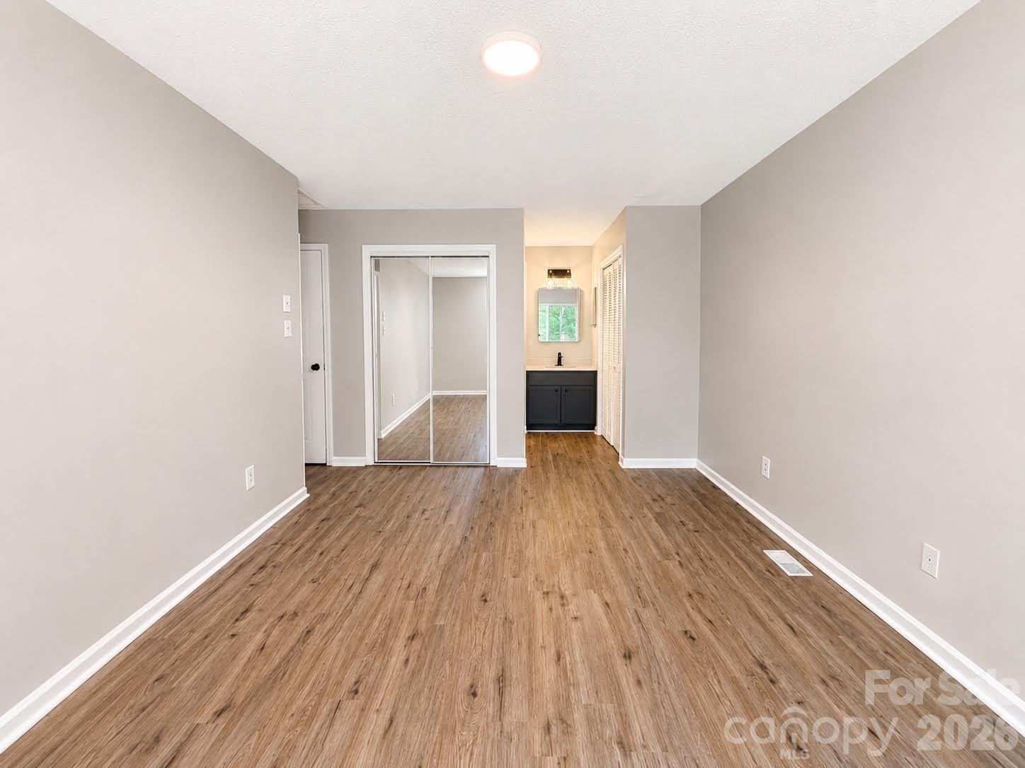 6101 honeysuckle Lane — Charlotte