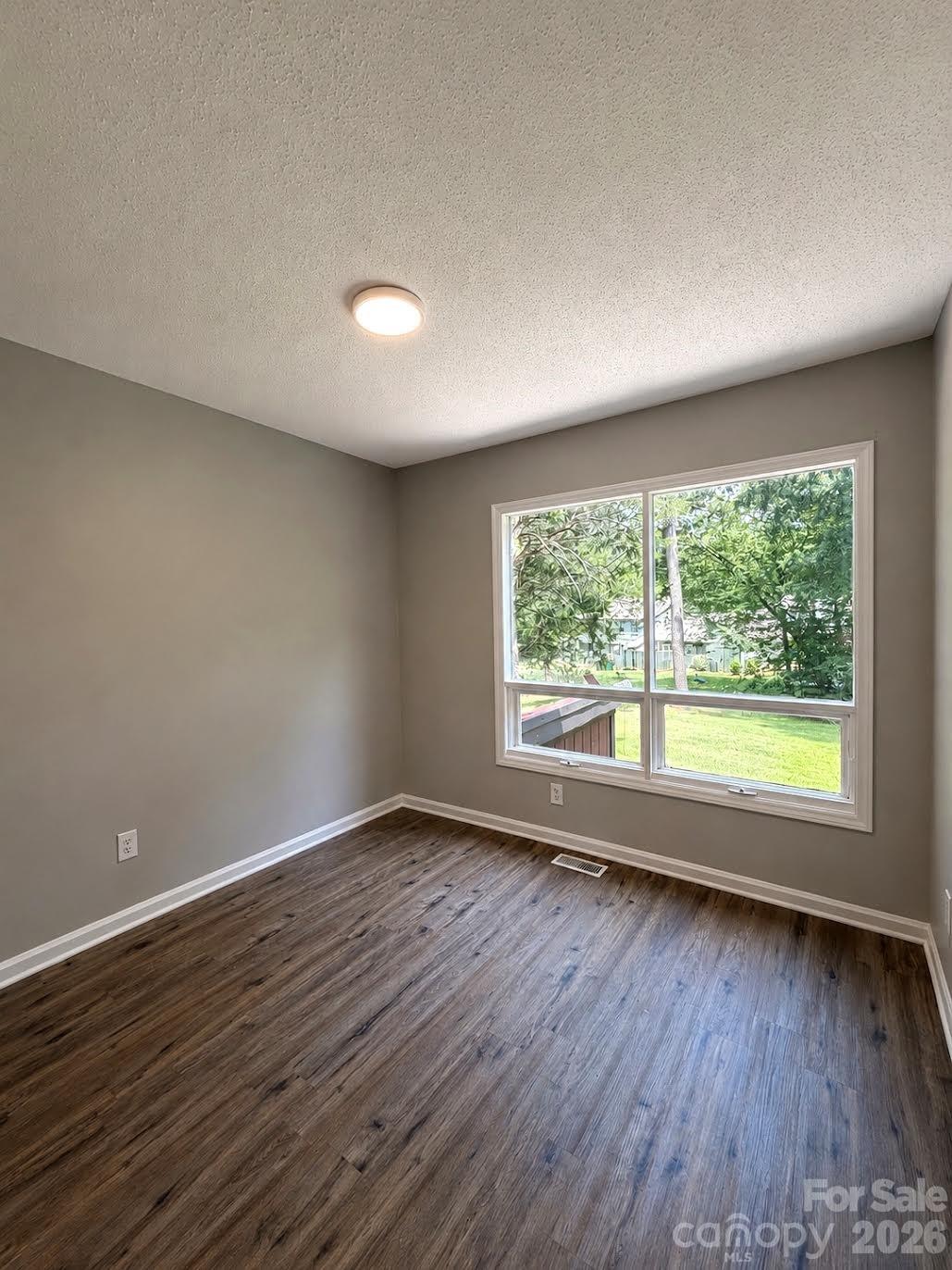 6101 honeysuckle Lane — Charlotte